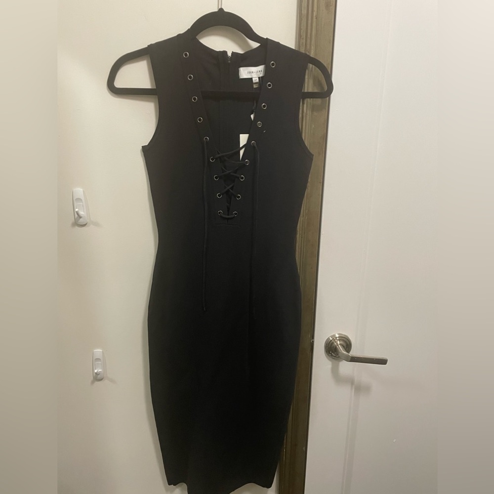 John & jenn Black body con dress